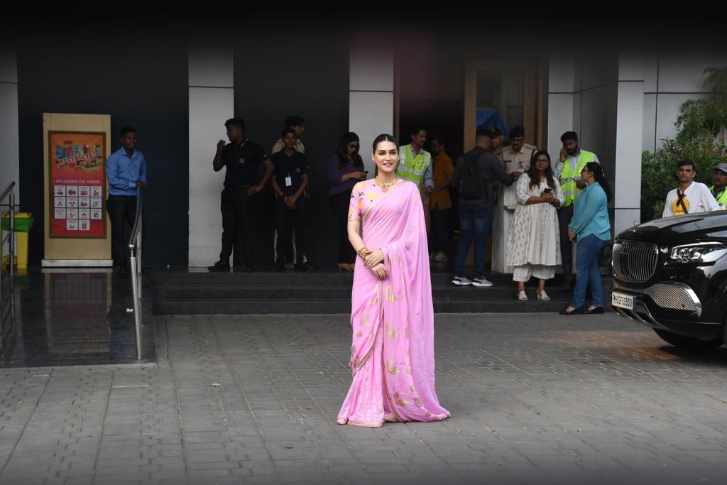 Kriti Sanon at the airport.