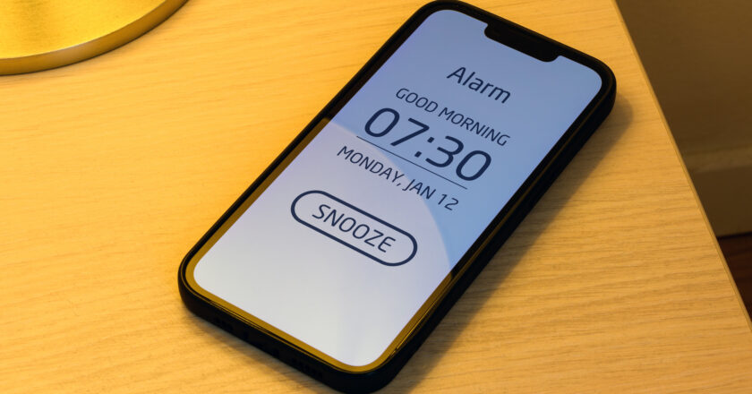 Is Using the Snooze Button Bad for Your Sleep?