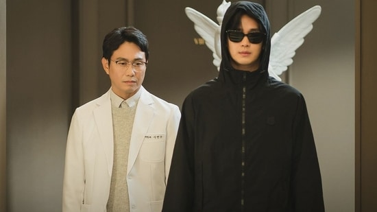 It's Okay to Not Be Okay (2020) brothers, Oh Jung Se and Kim Soo Hyun, reunite on the sets of Queen of Tears, set to premiere on March 9.(Instagram / tvn_drama) It's Okay to Not Be Okay (2020) brothers, Oh Jung Se and Kim Soo Hyun, reunite on the sets of Queen of Tears, set to premiere on March 9.(Instagram / tvn_drama)