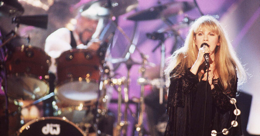 Woman Discovers Fleetwood Mac in Wholesome Viral Tweet