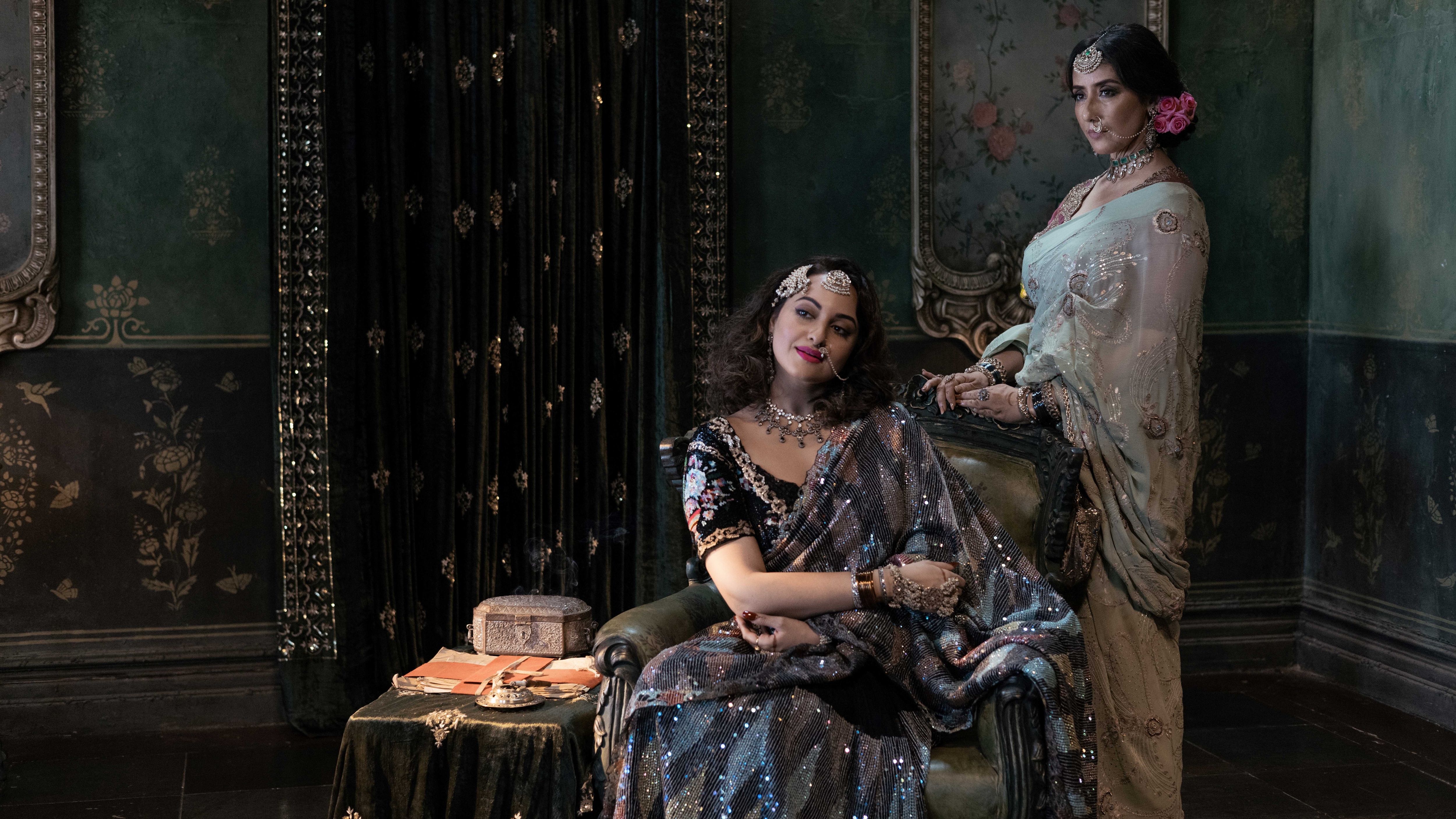Sonakshi Sinha and Manisha Koirala in Heeramandi