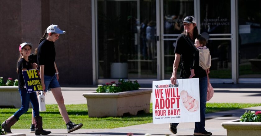Arizona Democrats Get Enough Votes to Repeal 19th Century Abortion Ban