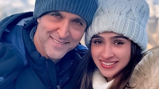 Hrithik Roshan's cousin Pashmina will soon debut with Ishq Vishk Rebound. Hrithik Roshan's cousin Pashmina will soon debut with Ishq Vishk Rebound.