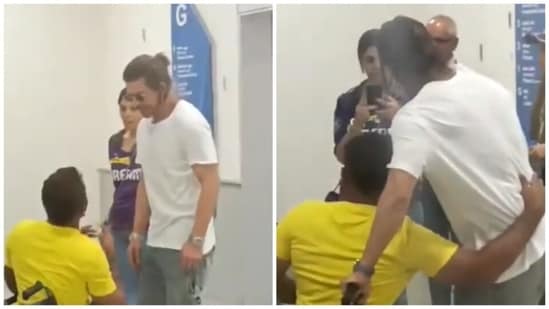 Shah Rukh Khan with his fan in Ahmedabad. Shah Rukh Khan with his fan in Ahmedabad.