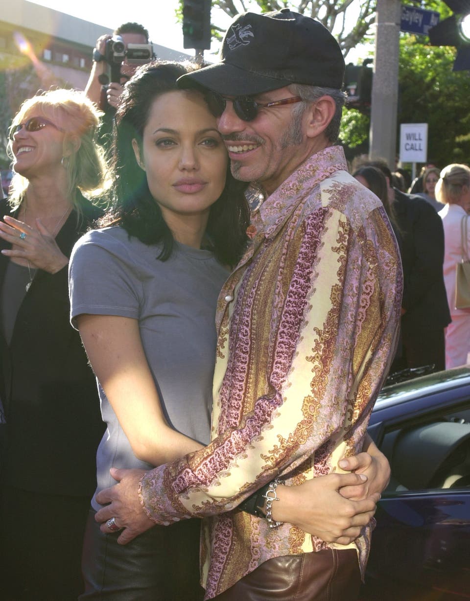 1717226144 383 How did Angelina Jolie and Brad Pitts divorce get so