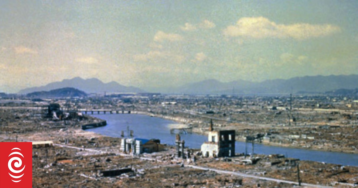 4KMDK8H NuclearBombHiroshima1945 jpg