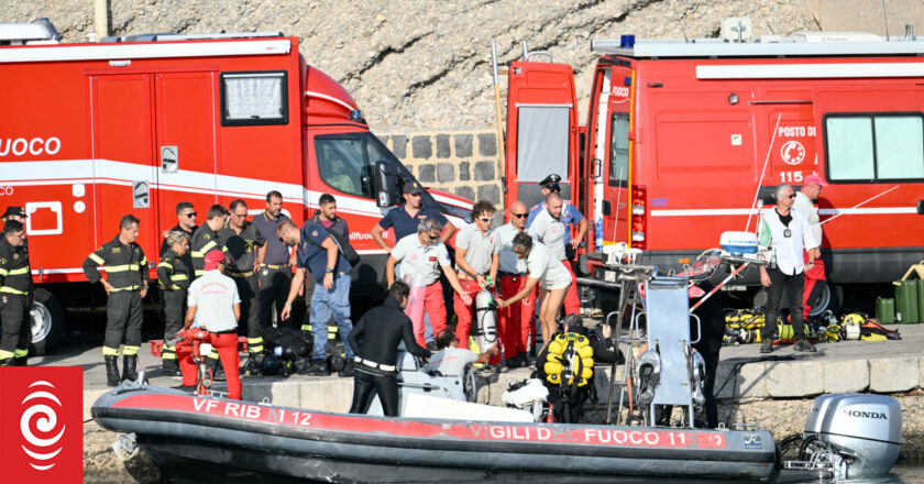 Sicily yacht sinking: divers struggle to enter wreck to find six missing people