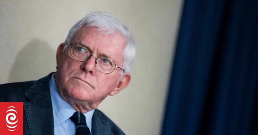 Phil Donahue, pioneer of the daytime talk show, dies at age 88