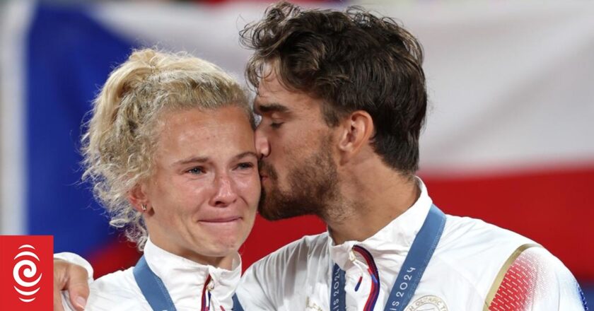 Olympian tennis couple broke up to focus on the sport. They just won gold together
