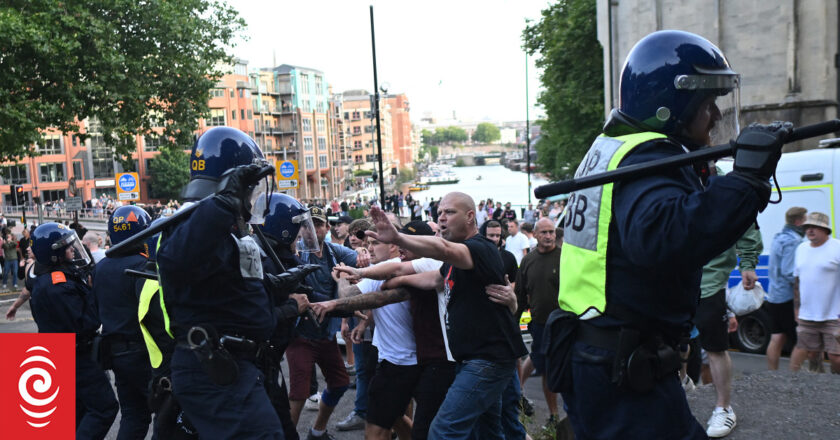 UK far-right demonstrations turn violent, more than 90 arrested