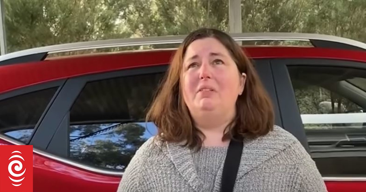 4L05LXG Erin Patterson JPG