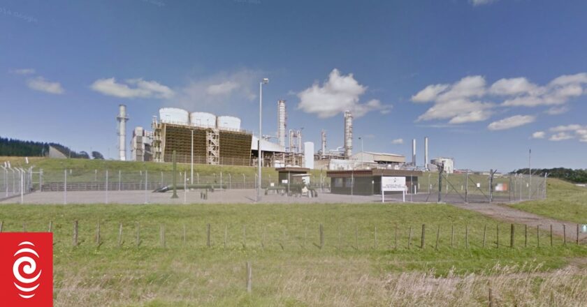 What would happen to jobs and emissions if Methanex left New Zealand?