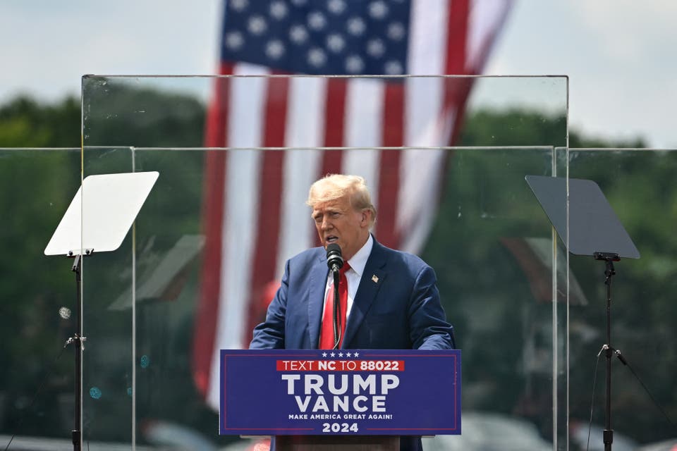 TOPSHOT-US-VOTE-POLITICS-TRUMP-VANCE