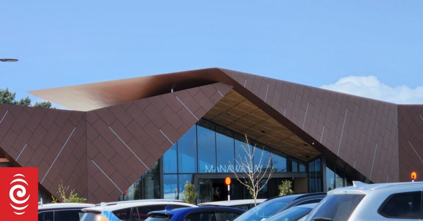 Mānawa Bay: Traffic jams causes delays at Auckland Airport
