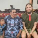 NZ pilot Phillip Mehrtens freed from captivity in West Papua