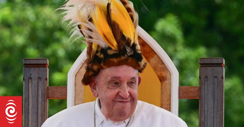 Pope Francis delivers medical supplies in visit to remote PNG town