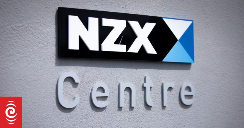 NZX flatlines as reporting season fails to impress