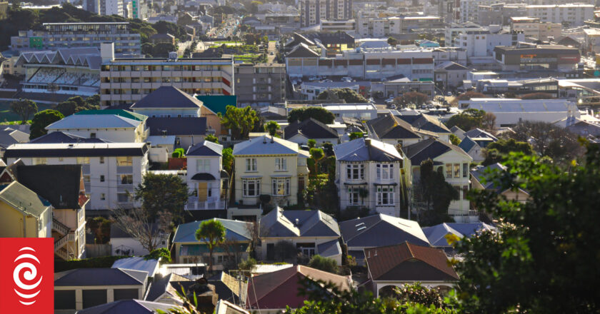 House prices stable, with signs of potential growth later this year