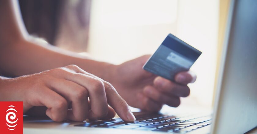 More online mega retailers charging for returns