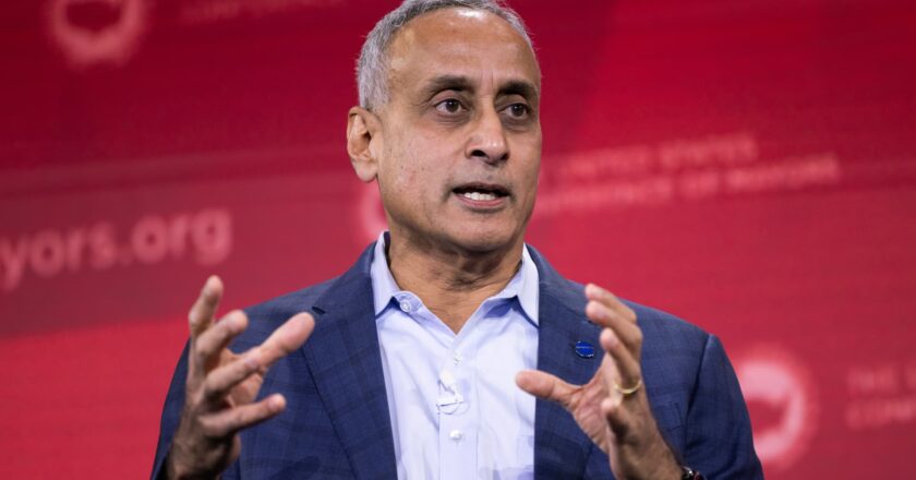 Google CEO names new search, ads boss, Raghavan to chief technologist