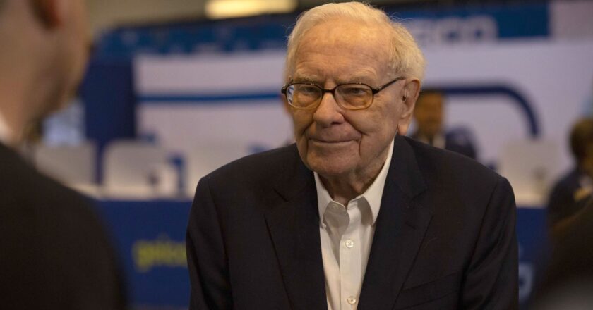 Berkshire slashes Bank of America stake to under 10%