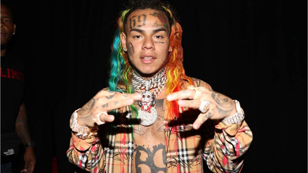 Click to play video: 'What is racketeering? Rapper 6ix9ine pleads not guilty to RICO charges'