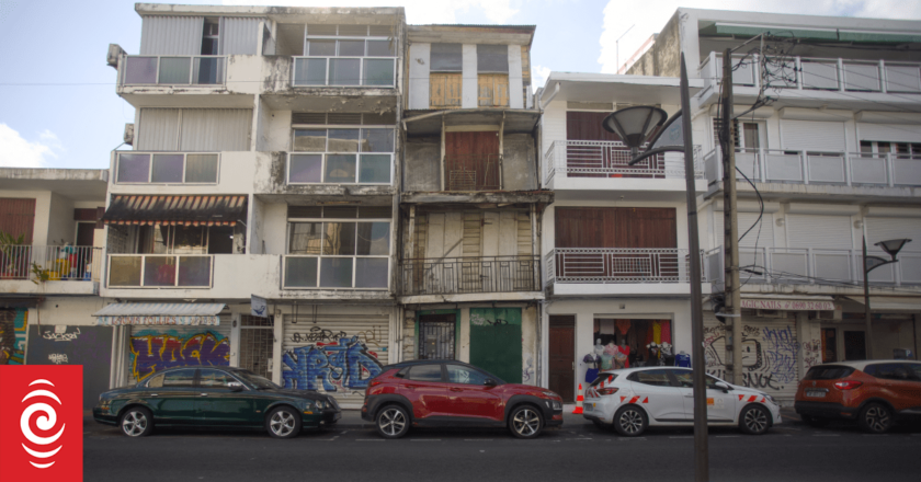 Guadeloupe entirely without power, authorities blame striking workers