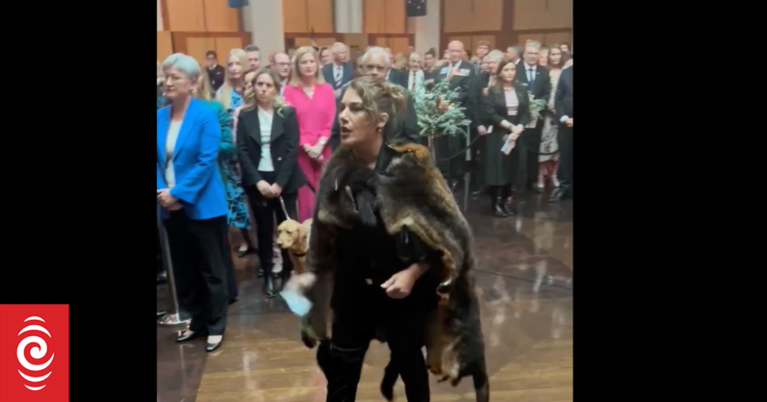 King Charles heckled by lawmaker at Australian parliament