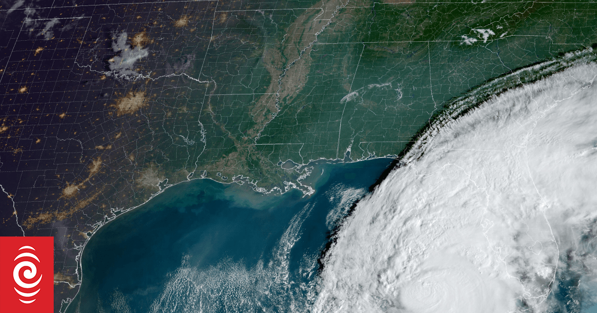 4KIJU9X AFP 20241009 36JH24Q v1 HighRes ResidentsOnFloridaSWestCoastPrepareForHurricane jpg