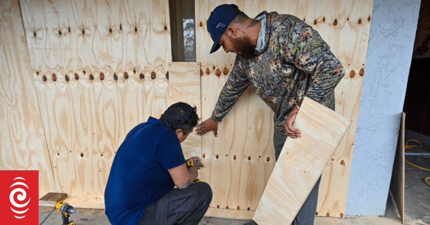 Live updates: Hurricane Milton hits Florida