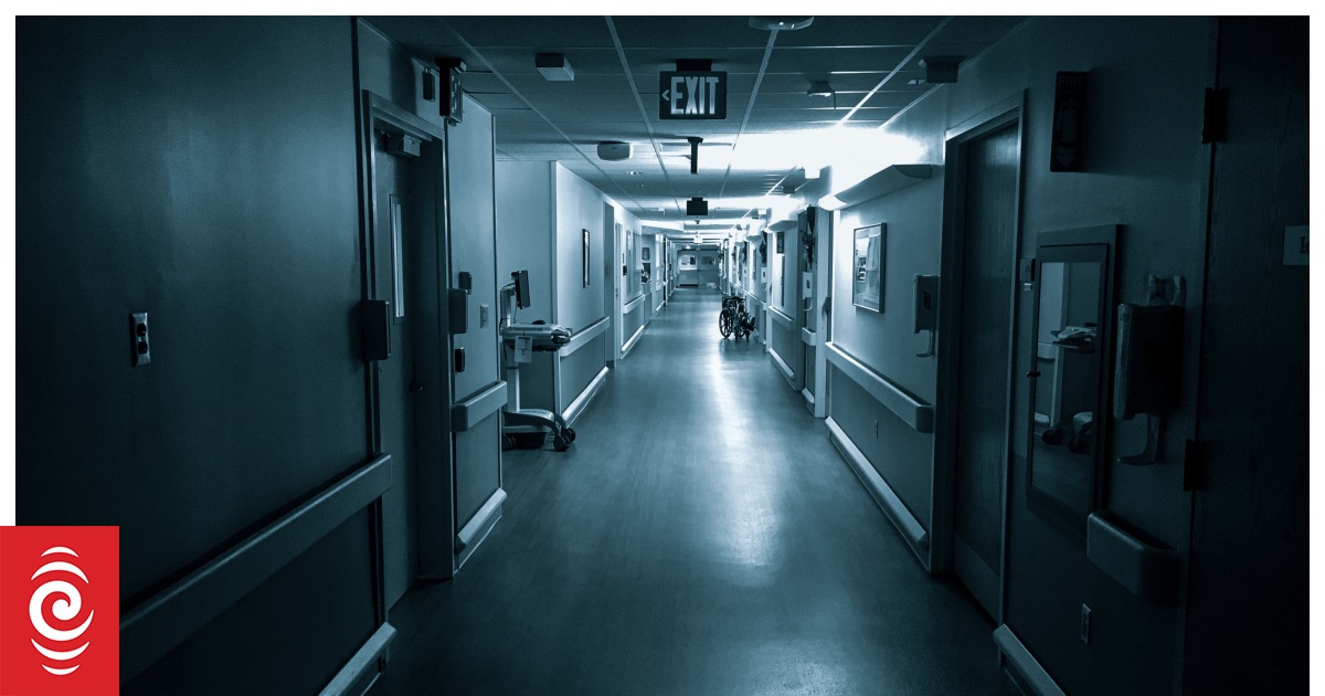 4LD2Y8S generic hospital ward jpg