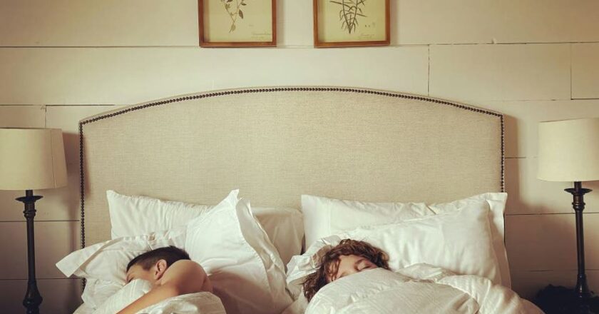 The clocks are changing: how to reset your circadian rhythm when we gain an extra hour’s sleep