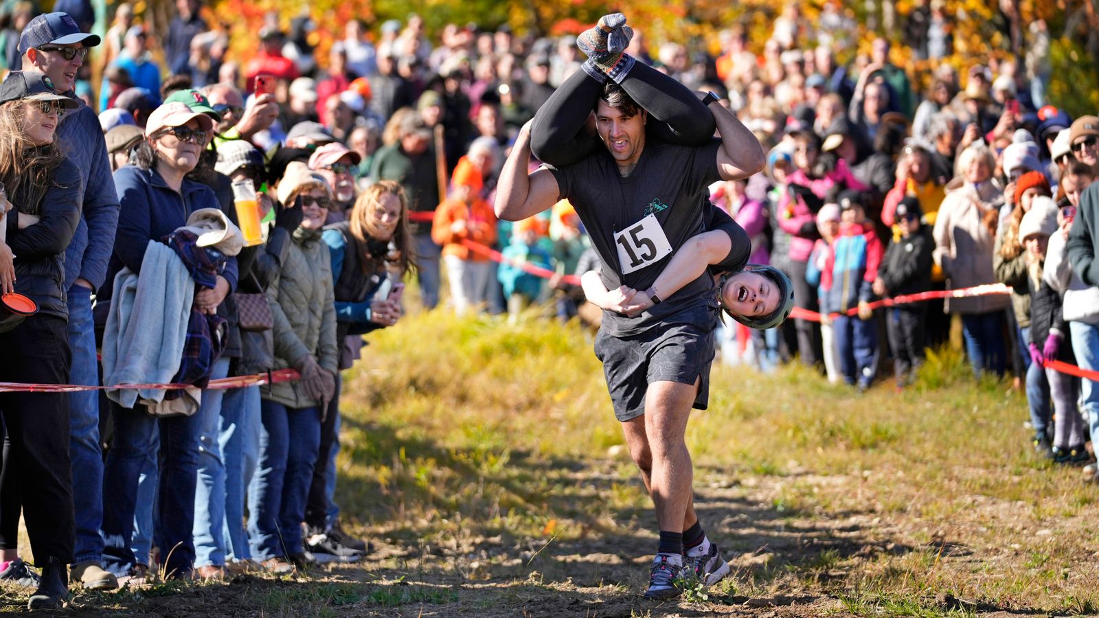 skynews nic vinsonhaler wife carrying 6714598