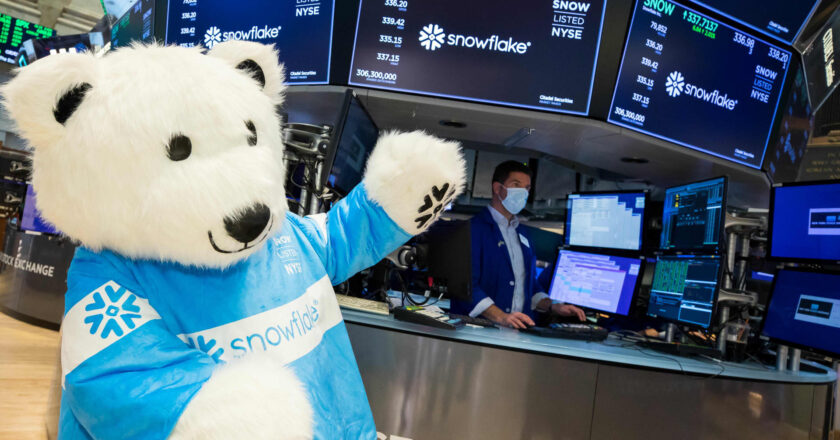 Snowflake (SNOW) Q3 earnings report 2025