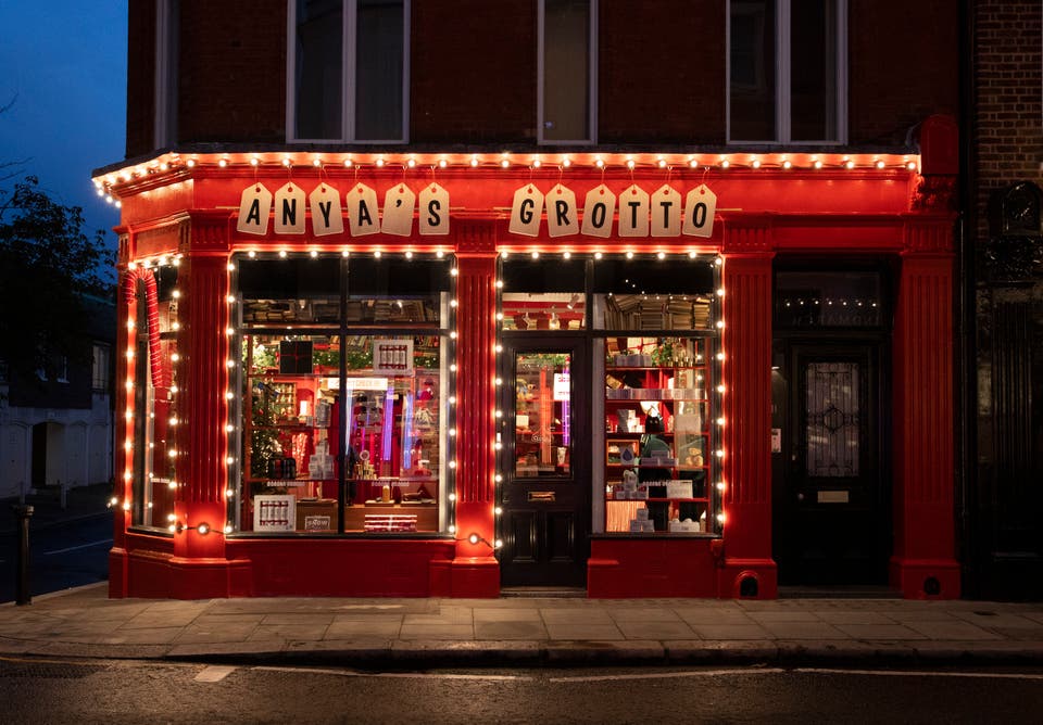 1731434217 296 Dont miss Anya Hindmarchs new must have collection for Uniqlo