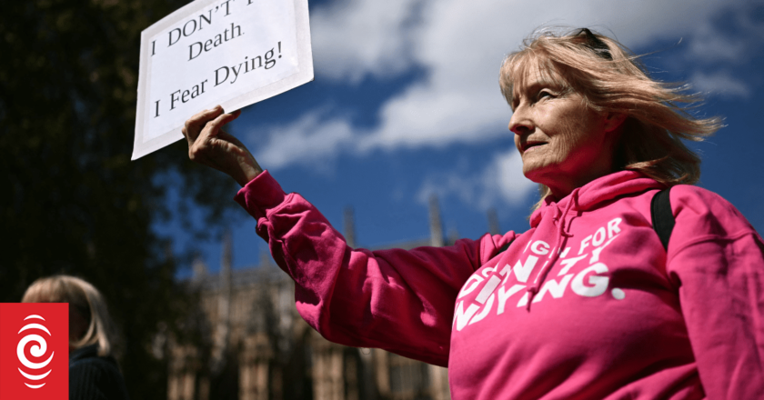 UK lawmakers vote in support of assisted dying