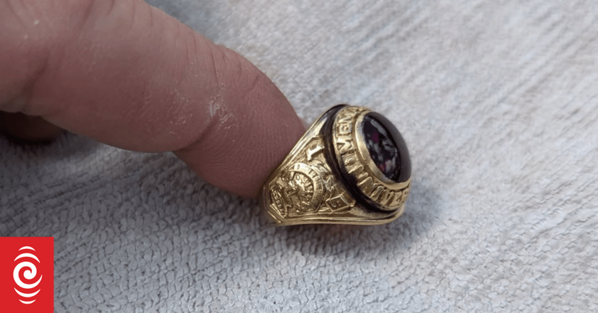 Diver finds graduation ring lost in the ocean almost 5 decades ago and surprises its owner