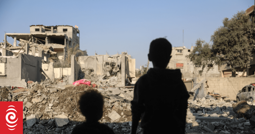 Israel: More families stream out of north Gaza, as tanks push deeper