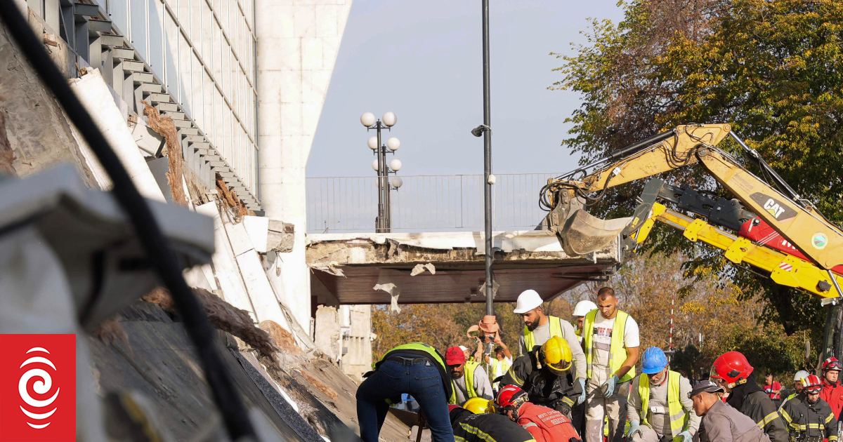 4KHCUV2 AFP 20241101 36LD9NP v2 HighRes SerbiaTransportAccidentTrain jpg