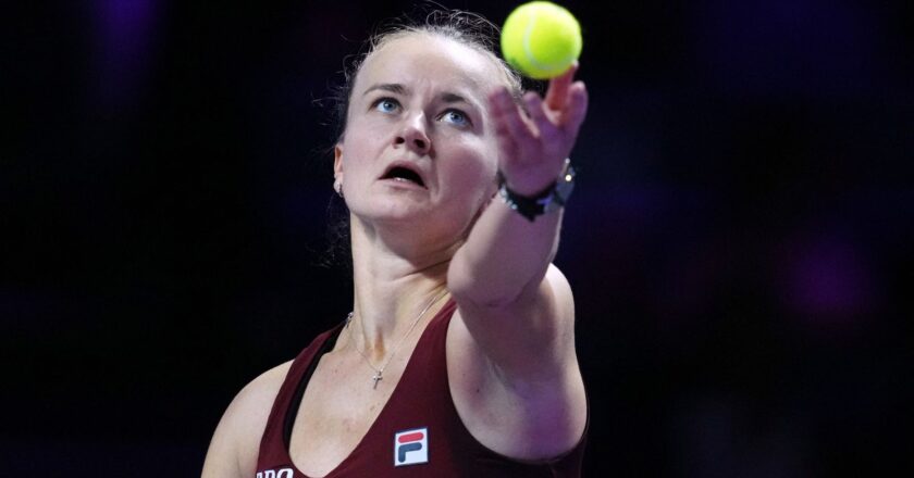 Barbora Krejcikova: Tennis analyst Jon Wertheim taken off air over comment about Wimbledon champion’s forehead | World News