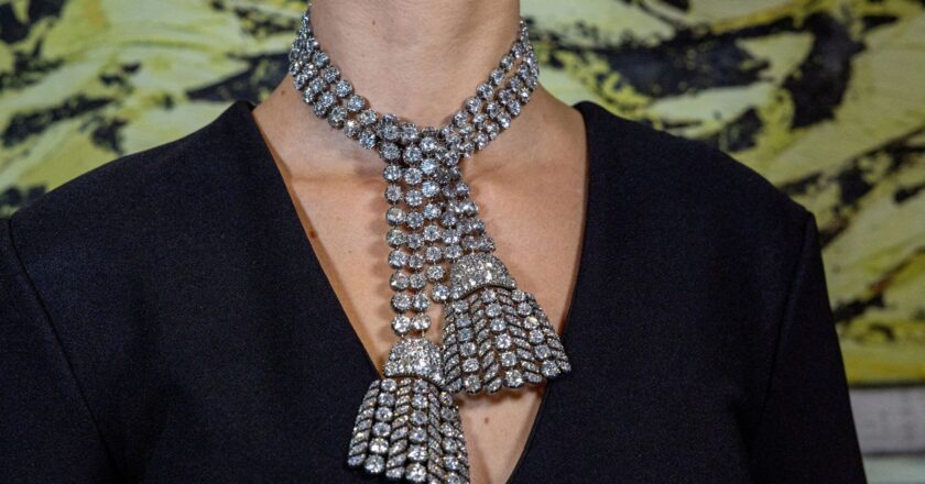 Diamond necklace linked to Marie Antoinette’s downfall sells for £3.7m | World News