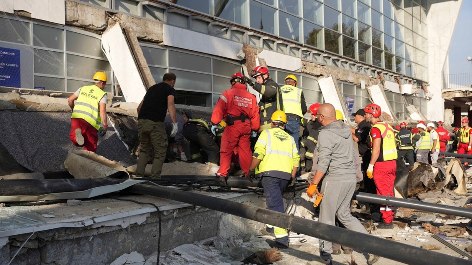 skynews serbia roof collapse 6735441