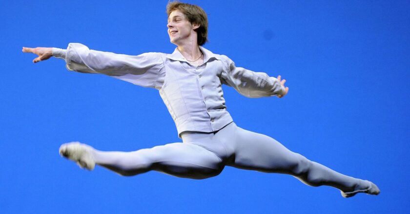 Vladimir Shklyarov: Russian ballet star dies aged 39 after ‘fall from building’ | World News
