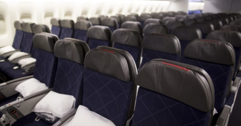 Airline executives set to defend seat fees before Senate panel