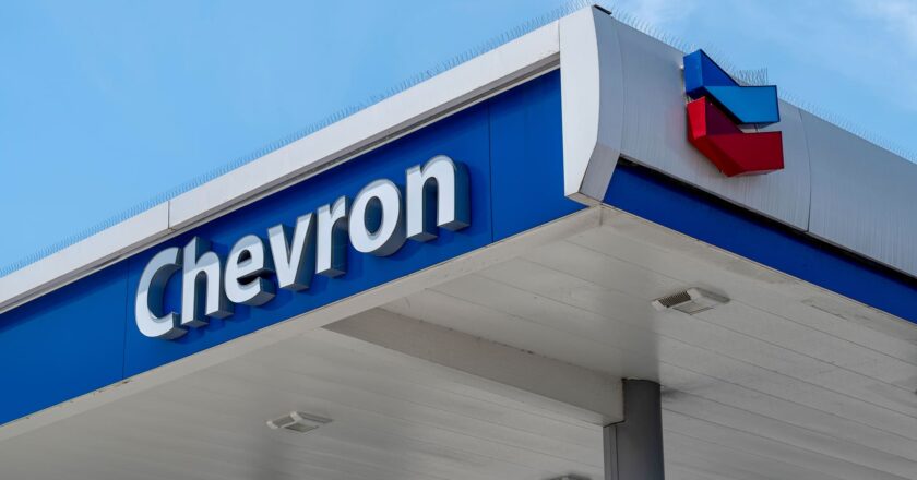 Chevron to take up to $1.5 billion in fourth-quarter charges