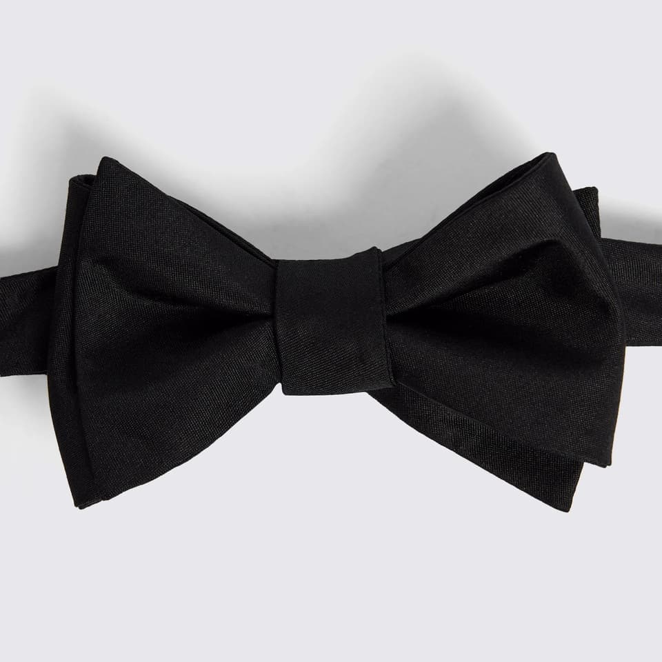 Black tie dress code for men and women: The rules for black and white tie events decoded 11 1735573643 3 Black tie dress code for men and women The rules