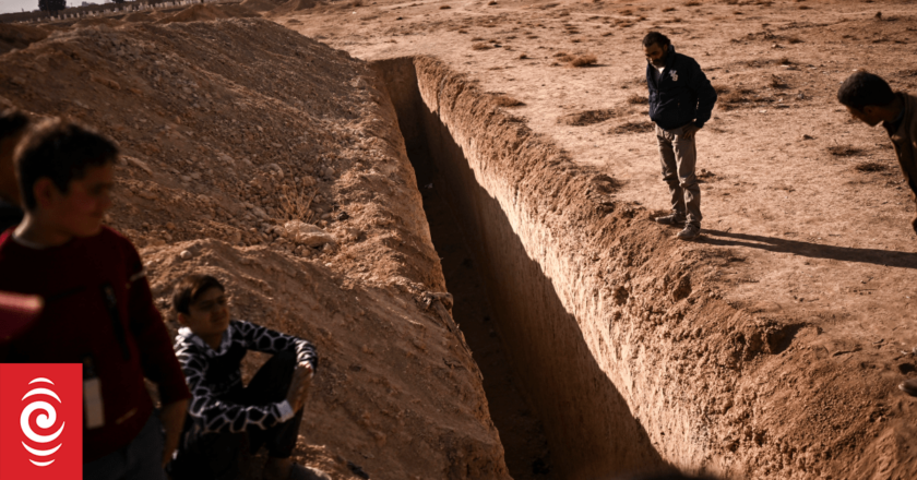 At least 100,000 bodies in Syrian mass grave, US advocacy group head says