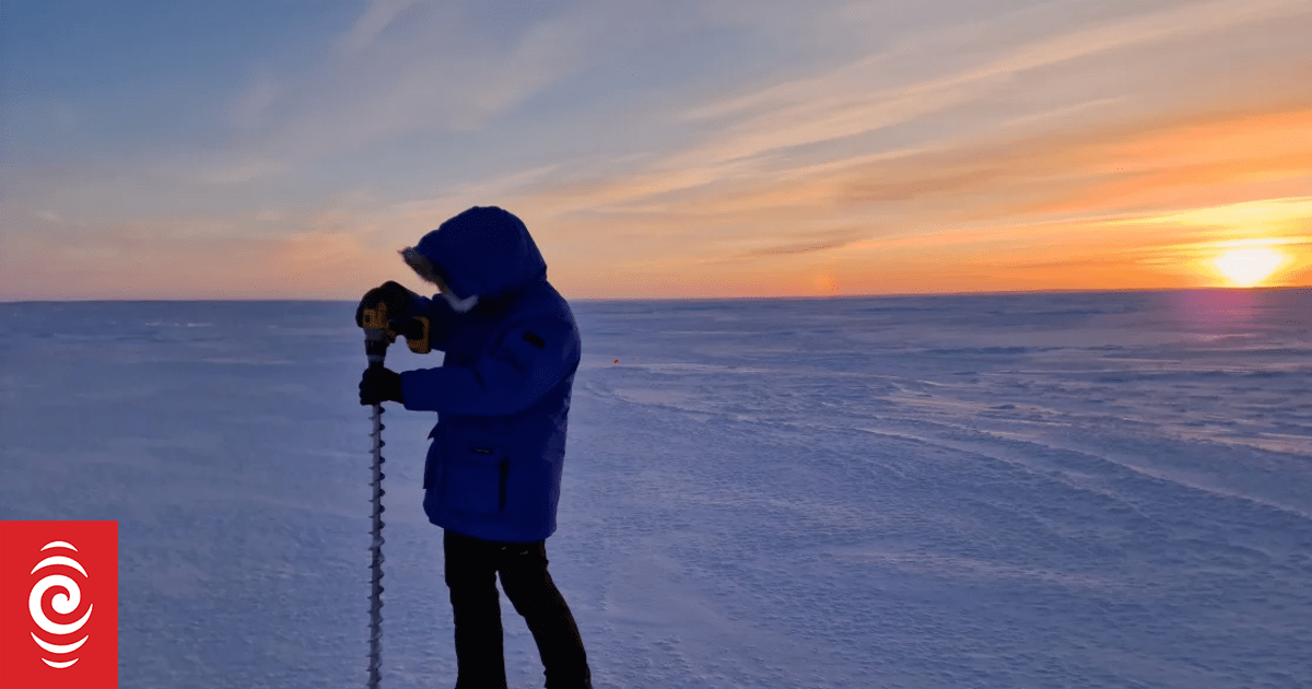 4KF8Q29 22 01 24 high res measurement taking on sea ice 1 webp