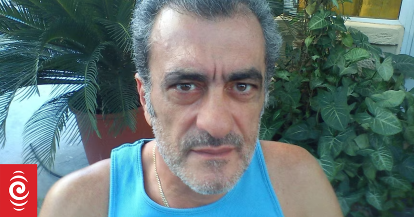 Easey Street murder suspect Perry Kouroumblis lands in Melbourne after extradition from Italy