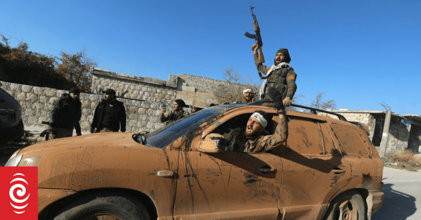 Iraq considers Syria intervention as rebels advance